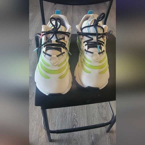 MENS NIKE AIR MAX EXOSENSE SE CV3016 100 SIZE 9 man's - Picture 2 of 10